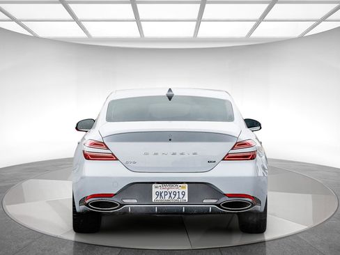 Used 2022 Genesis G70 3.3T image 3