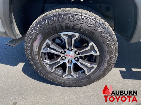 Used 2025 GMC Canyon AT4 AWD/4WD image 12