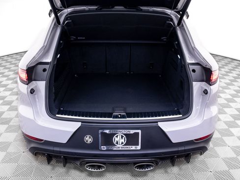 Certified 2022 Porsche Cayenne Turbo GT AWD/4WD image 31