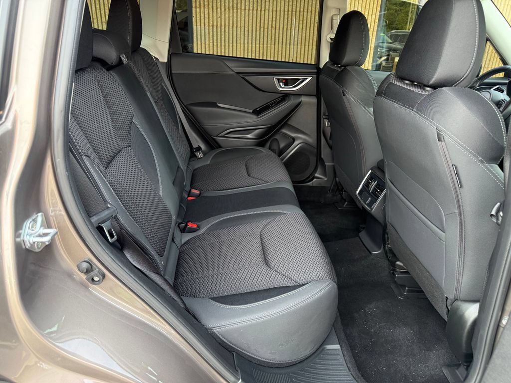 Used 2024 Subaru Forester Premium AWD/4WD image 19