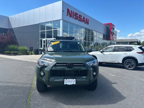 Used 2021 Toyota 4Runner Trail Special Edition AWD/4WD image 2
