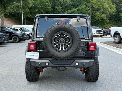 Used 2024 Jeep Wrangler Unlimited Rubicon AWD/4WD image 4