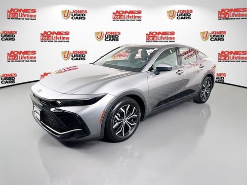 Certified 2024 Toyota Crown AWD/4WD image 14