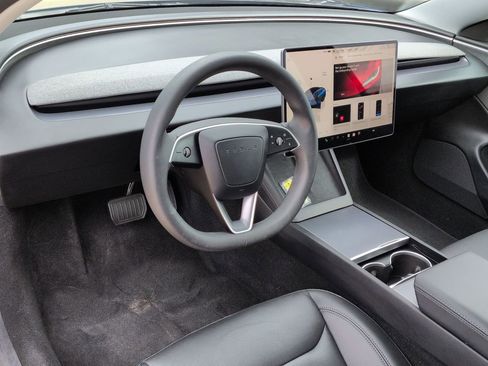 Used 2024 Tesla Model 3 Standard Range image 9