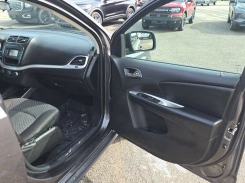 Used 2018 Dodge Journey SE w/ Popular Equipment Group FWD image 28