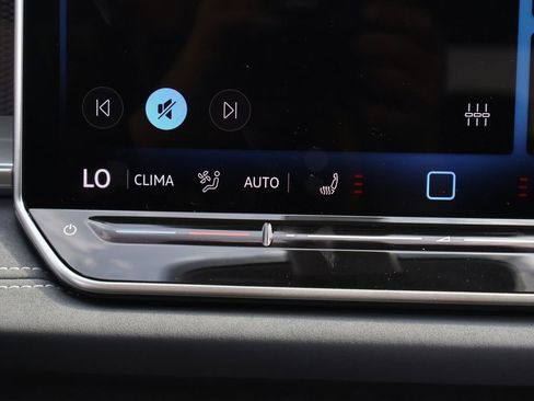 New 2026 Volkswagen Tiguan SE AWD/4WD image 28