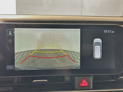 Used 2025 Kia Carnival FWD image 23