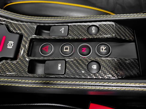 Used 2015 McLaren 650S Spider image 34