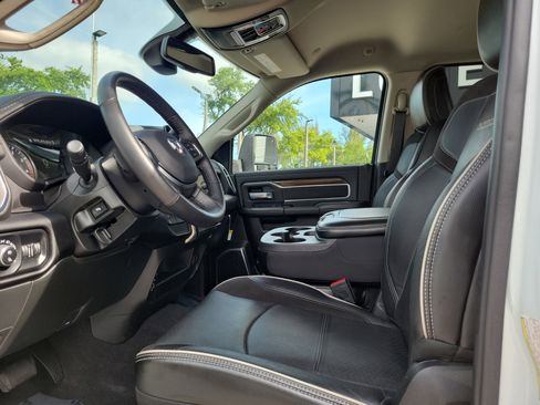 Used 2024 RAM 2500 Laramie AWD/4WD image 12