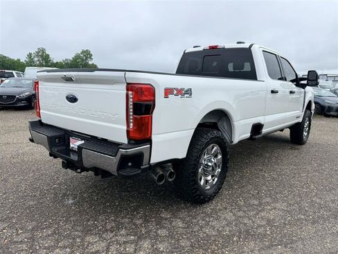 Used 2023 Ford F350 Lariat w/ Lariat Ultimate Package AWD/4WD image 5