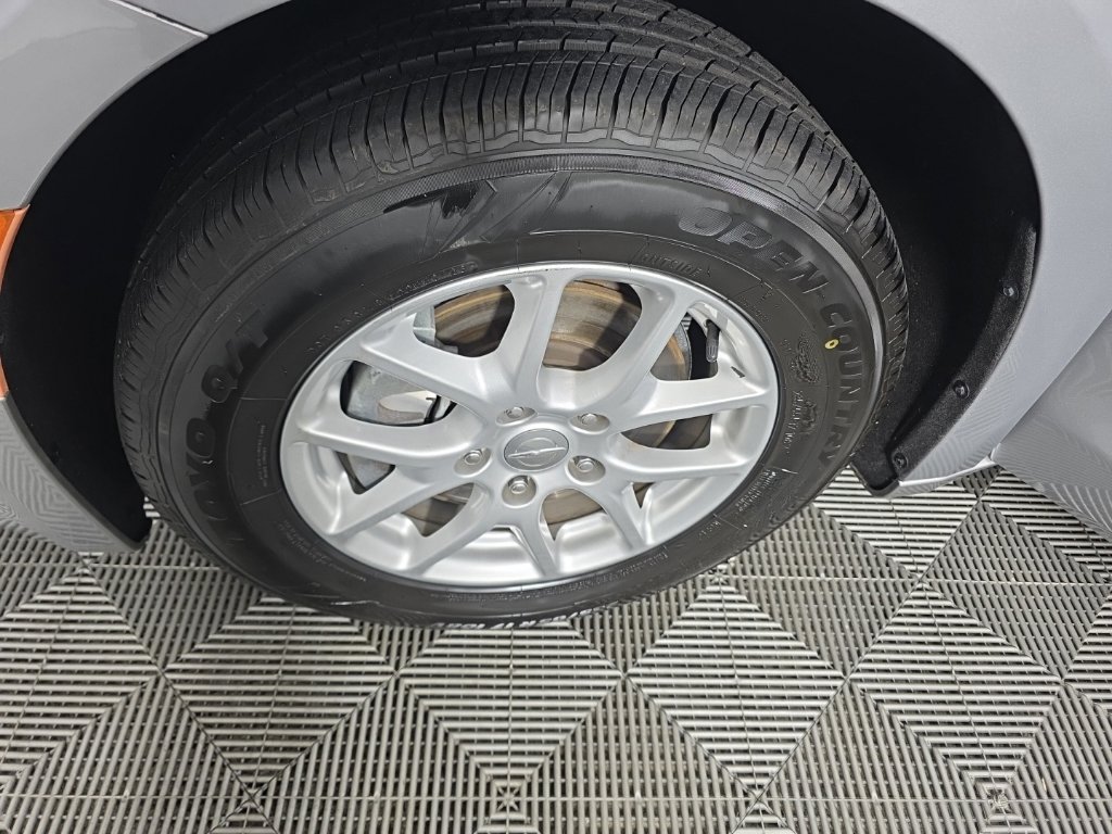 Used 2020 Chrysler Pacifica Touring w/ Cold Weather Group FWD image 10