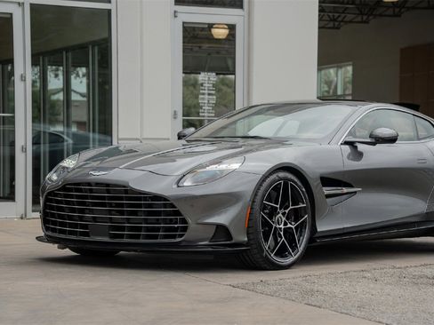 New 2025 Aston Martin Vanquish image 9