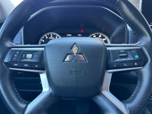 Used 2024 Mitsubishi Outlander SE image 29
