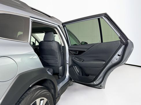 Used 2023 Subaru Outback Limited image 32