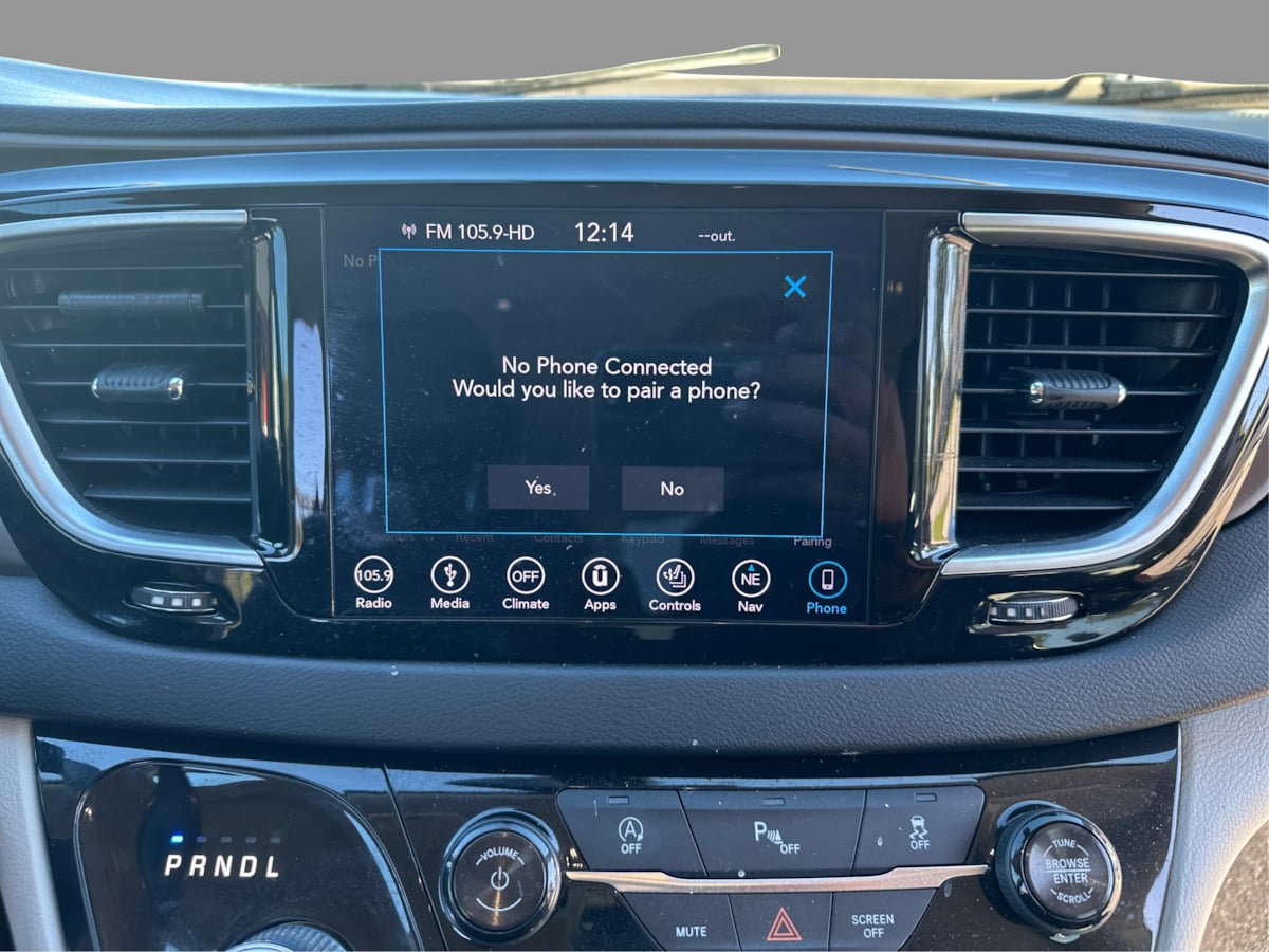 Used 2018 Chrysler Pacifica Touring-L Plus FWD image 21