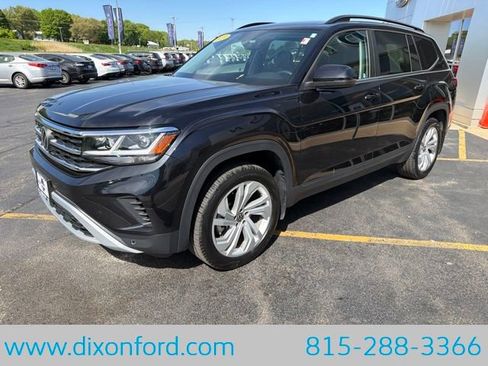 Used 2023 Volkswagen Atlas SE AWD/4WD image 3