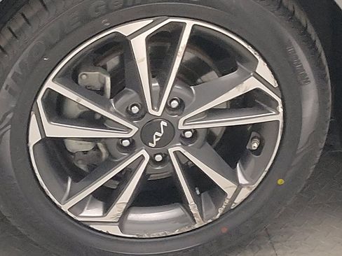 Used 2024 Kia Forte LXS FWD image 31