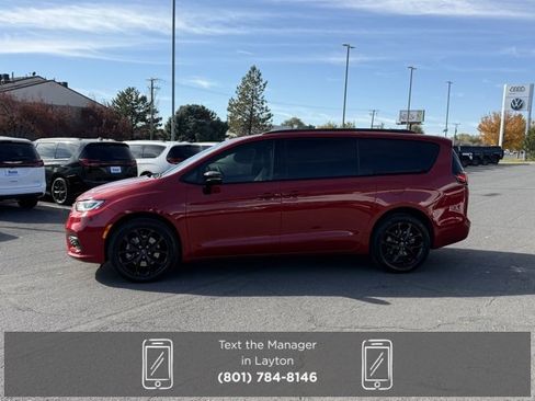 New 2026 Chrysler Pacifica Select w/ S Appearance Package image 9