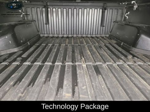 Used 2022 Toyota Tacoma TRD Sport w/ Technology Package image 16