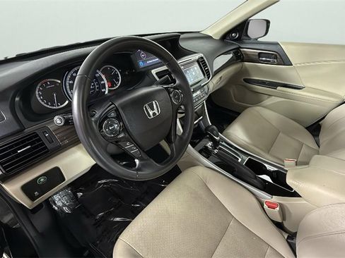 Used 2017 Honda Accord EX-L image 18