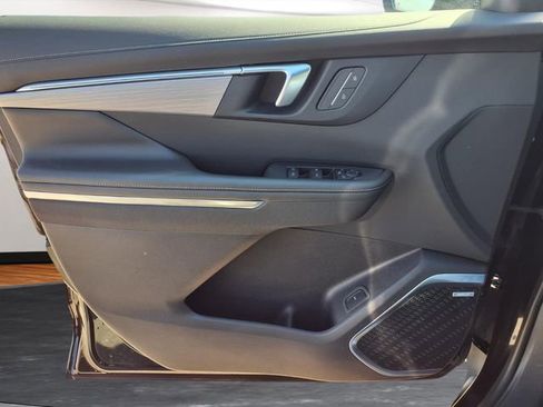 Certified 2025 Buick Enclave Preferred image 17