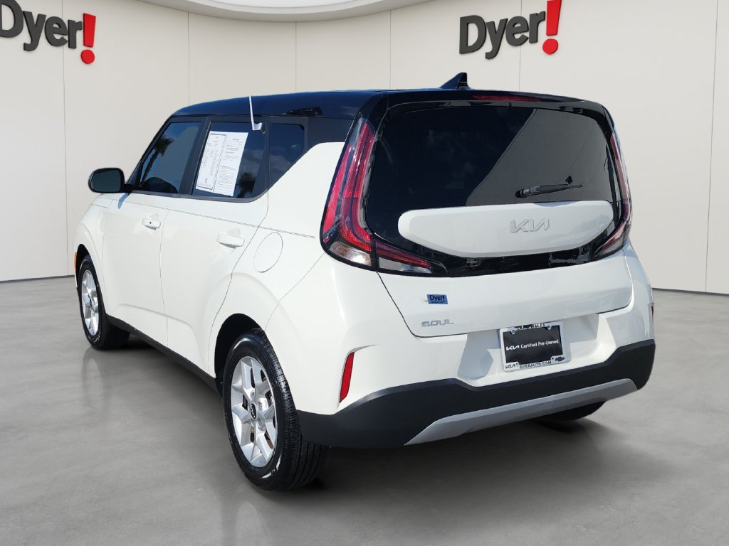 Certified 2024 Kia Soul S FWD image 3