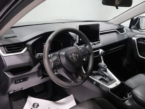 Used 2025 Toyota RAV4 XLE FWD image 14