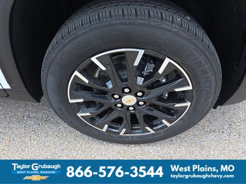New 2026 Chevrolet Traverse LT w/ Sun and Wheel Package FWD image 10