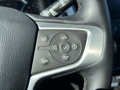 Used 2024 GMC Terrain SLT image 25