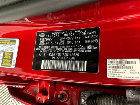 Used 2025 Hyundai Elantra Limited FWD image 18