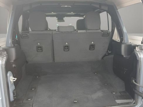 Used 2024 Jeep Wrangler Unlimited AWD/4WD image 24