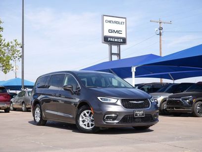 Used 2023 Chrysler Pacifica Touring-L