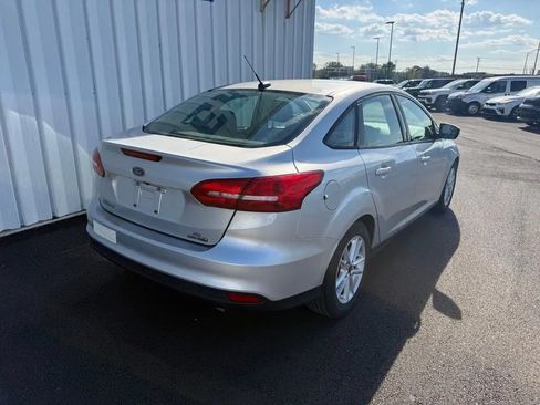 Used 2016 Ford Focus SE FWD image 8