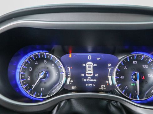 Used 2024 Chrysler Pacifica Touring-L FWD image 15