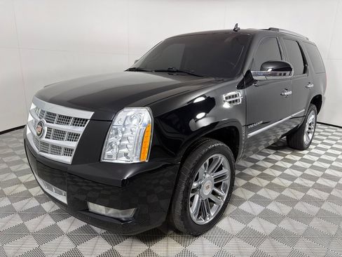 Used 2012 Cadillac Escalade Platinum AWD/4WD image 8