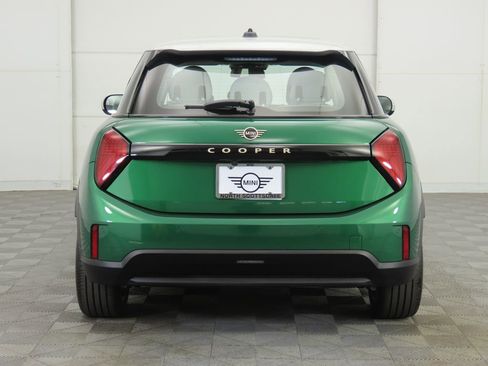 Used 2025 MINI Cooper 4-Door Hardtop image 7