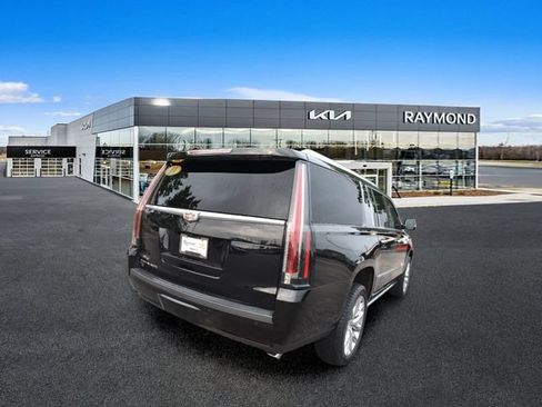 Used 2019 Cadillac Escalade ESV Platinum AWD/4WD image 3