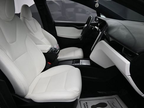 Used 2021 Tesla Model X Long Range image 38