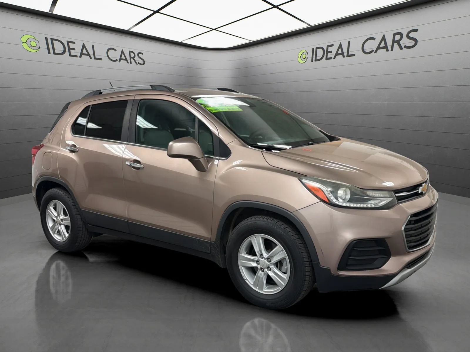Used 2018 Chevrolet Trax LT w/ Driver Confidence Package FWD image 3