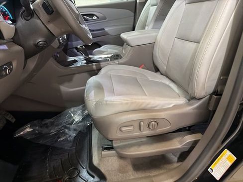 Used 2018 Chevrolet Traverse Premier w/ Driver Confidence II Package image 10