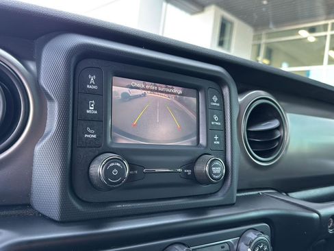 Used 2020 Jeep Wrangler Unlimited Sport image 23