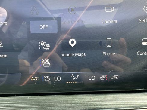 Used 2024 Buick Envision Avenir AWD/4WD image 30