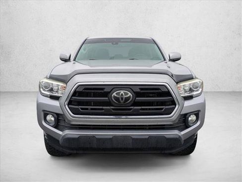 Used 2018 Toyota Tacoma SR5 AWD/4WD image 2