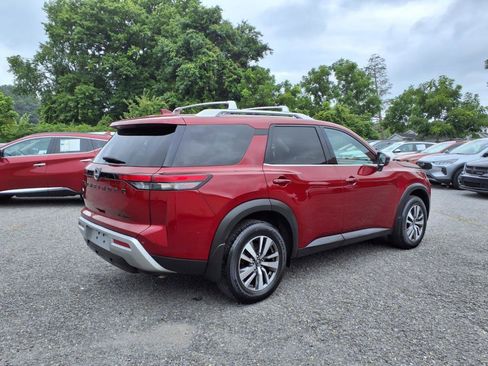 Used 2022 Nissan Pathfinder SL w/ SL Black Package image 4