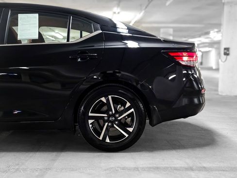 Used 2025 Nissan Sentra SV w/ Trunk Package image 16