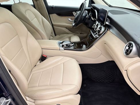Used 2017 Mercedes-Benz GLC 300 4MATIC image 30