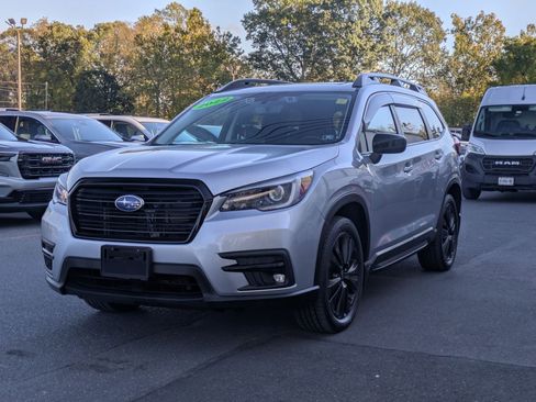 Used 2022 Subaru Ascent Onyx Edition image 3
