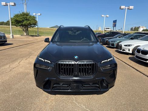 Used 2024 BMW X7 xDrive40i w/ M Sport Package AWD/4WD image 2