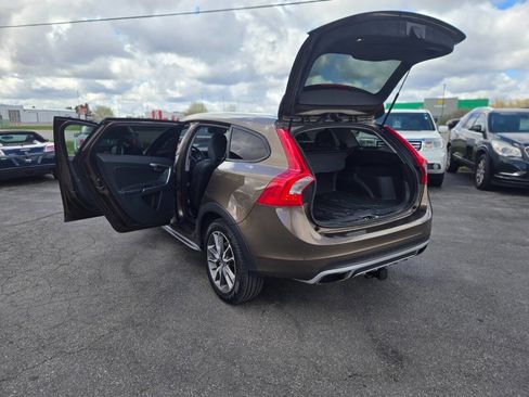 Used 2015 Volvo V60 T5 Cross Country AWD/4WD image 12