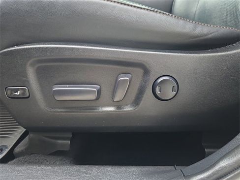 Used 2019 Toyota Highlander Limited image 19